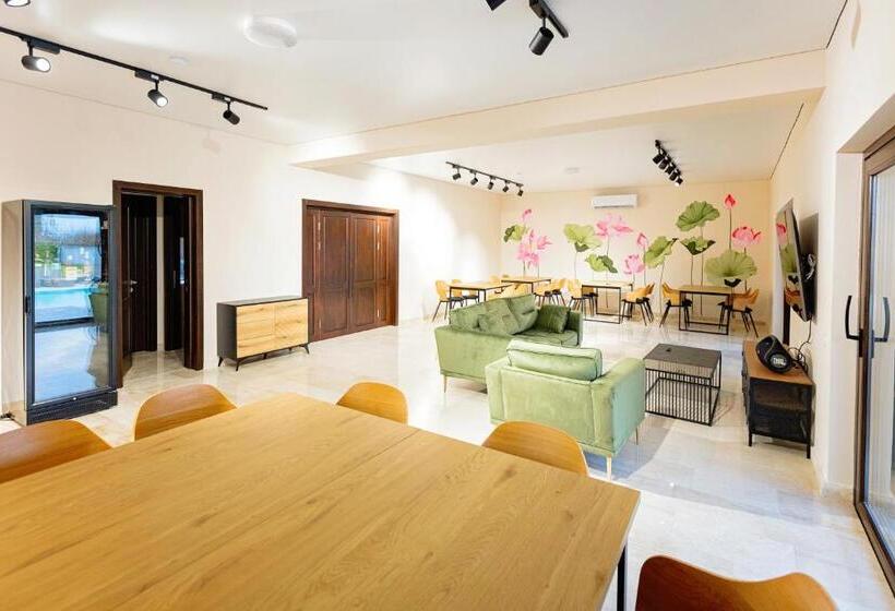 בית מלון כפרי Pensiunea Carmel