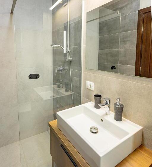 בית מלון כפרי Pensiunea Carmel