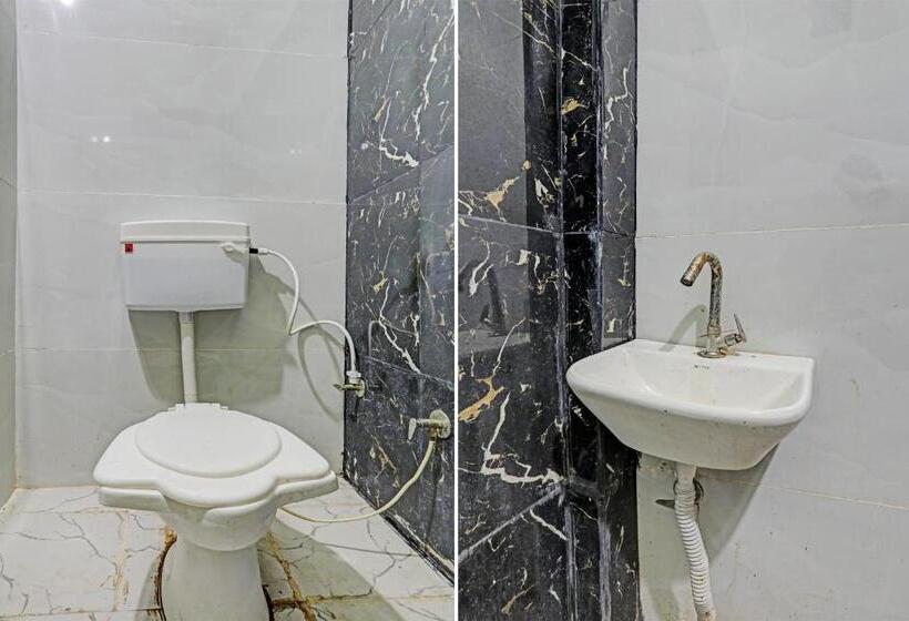 فندق Spot On Avantika Palace