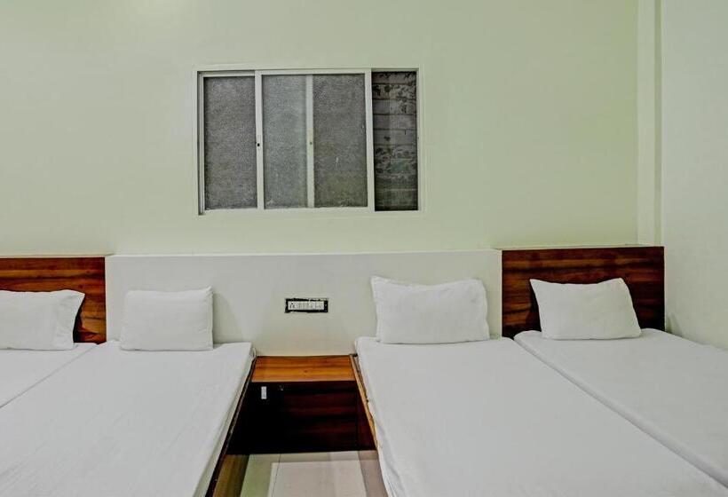 فندق Spot On Avantika Palace