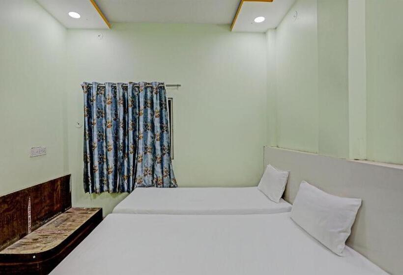 فندق Spot On Avantika Palace