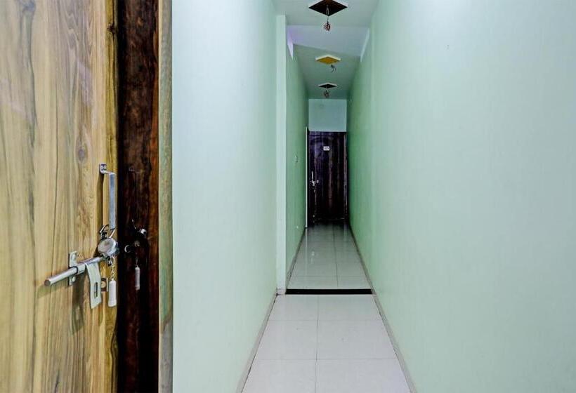 فندق Spot On Avantika Palace