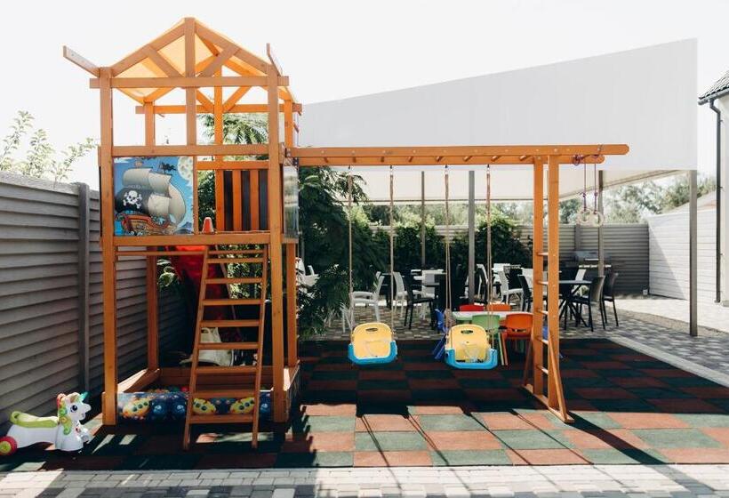 בית מלון כפרי Sunday Caprice