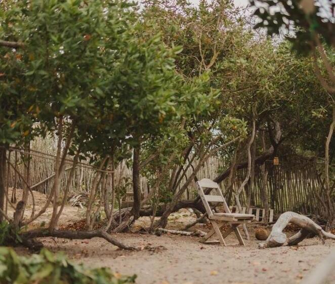 هتل Tres Velas Surf