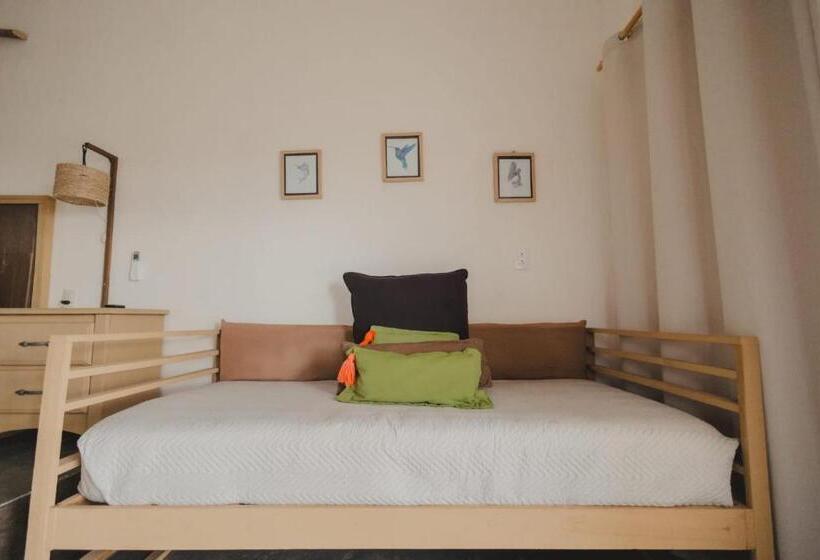 هتل Tres Velas Surf