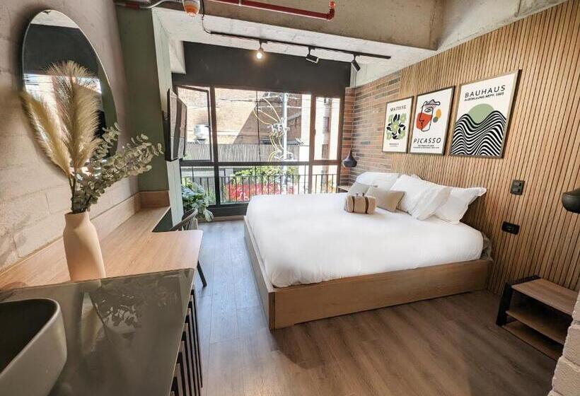 Отель Urbit Social Lofts