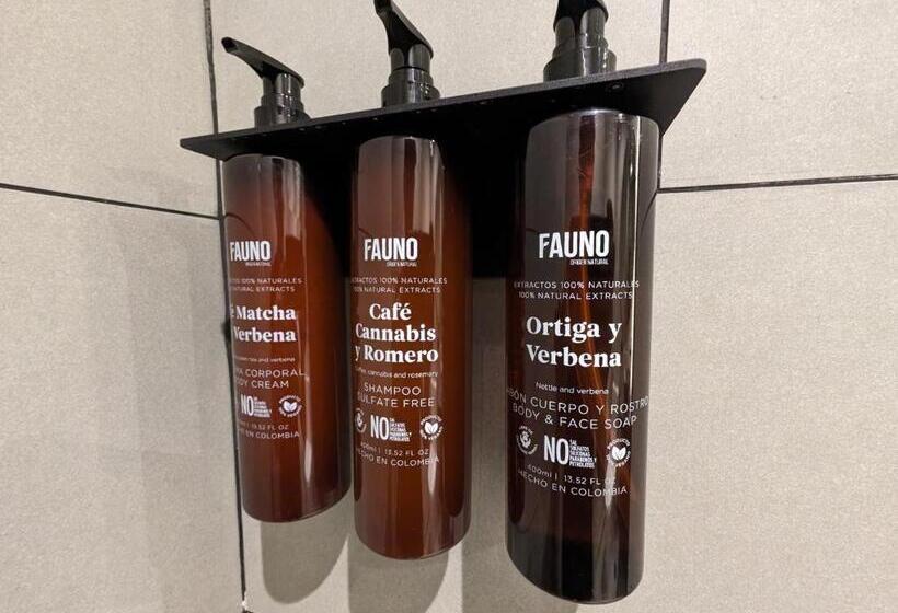 Отель Urbit Social Lofts