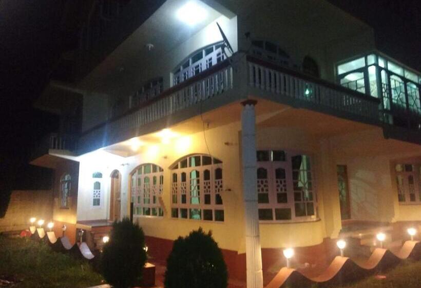 بنسيون Coachman Homestay