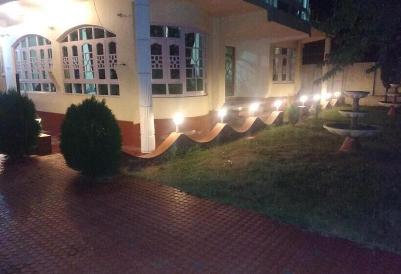 بنسيون Coachman Homestay