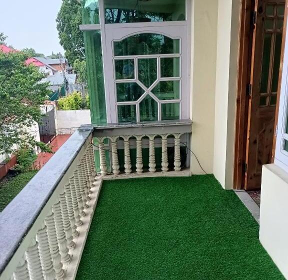 بنسيون Coachman Homestay