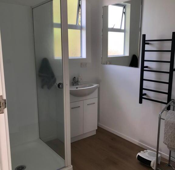 פנסיון The Green Guesthouse   Semi Rural Family Unit Lower Hutt