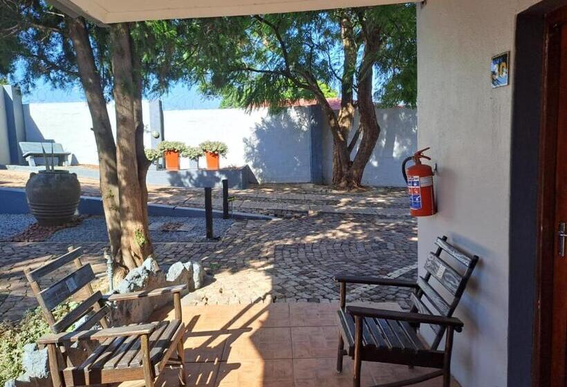 بنسيون Sleep  N Go Guesthouse