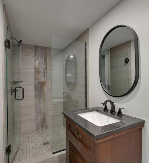 منتجع Oak Luxury Treehouse Near Lake Guntersville