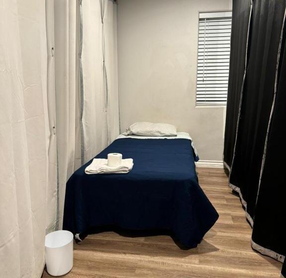 ユースホステル Westminster Zen Home