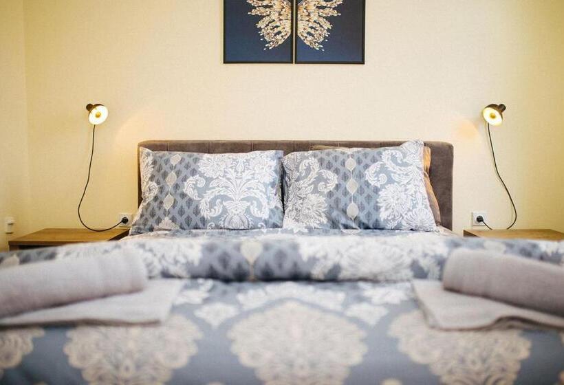 تختخواب و صبحانه Kronić Palace