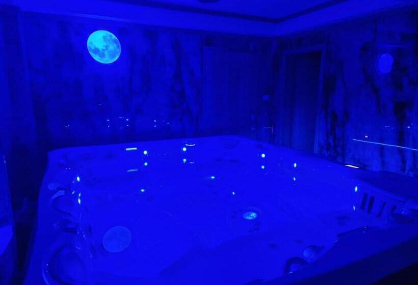 Отель Colt De Rai Deluxe & Spa