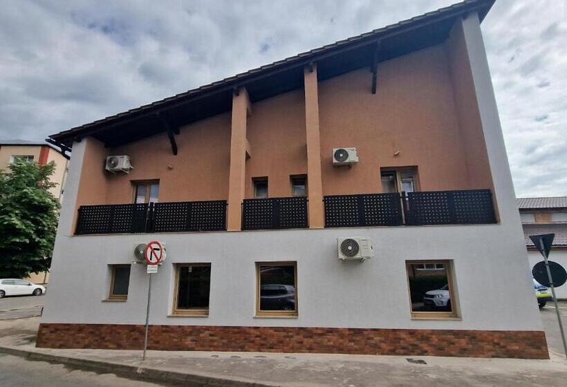 فندق Colt De Rai Deluxe & Spa