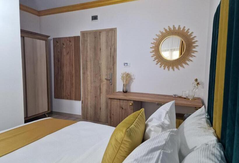 Отель Colt De Rai Deluxe & Spa