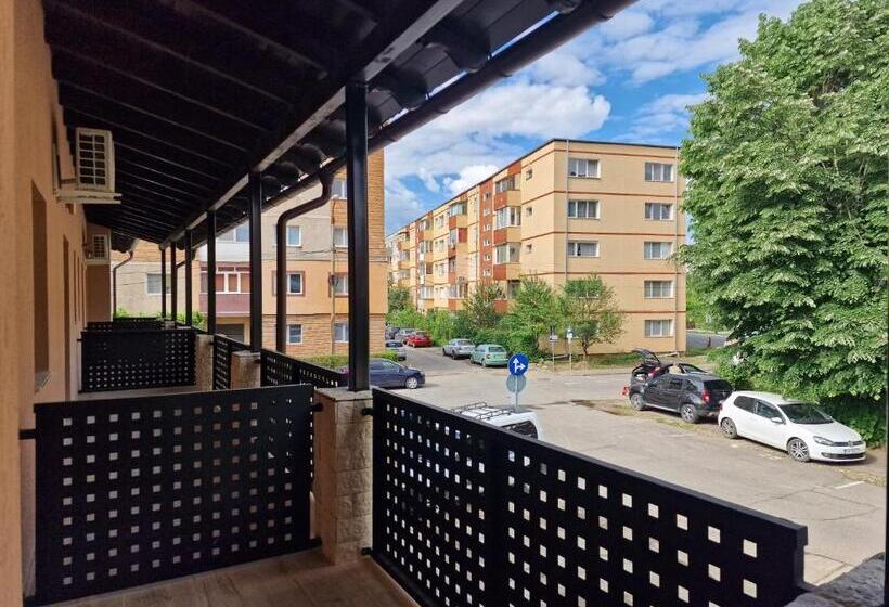 Отель Colt De Rai Deluxe & Spa