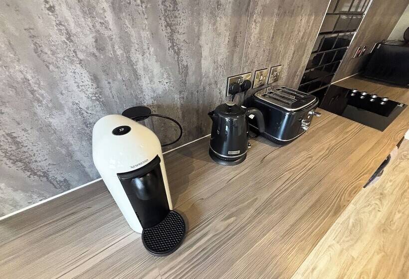 カプセルホテル Lymm Living