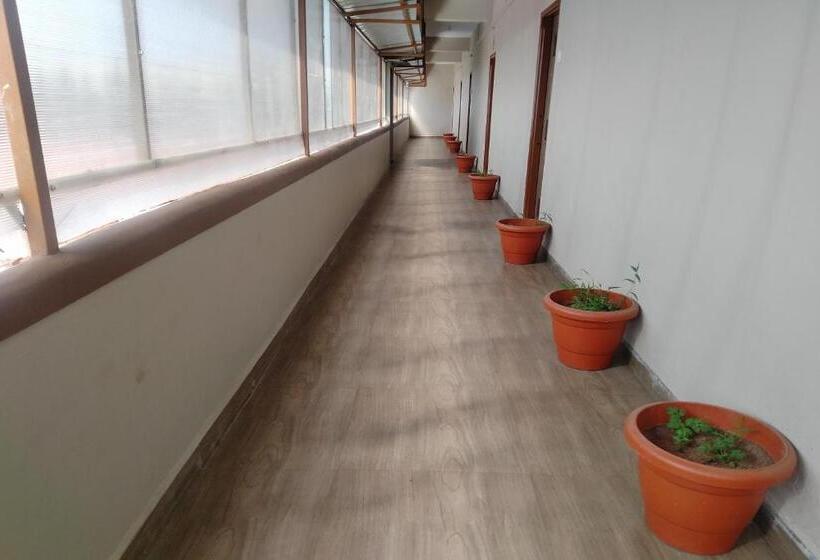 فندق Oyo Durga Palace