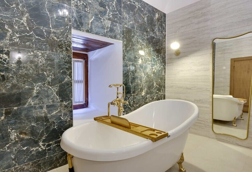 בית מלון כפרי Silk Road Museum