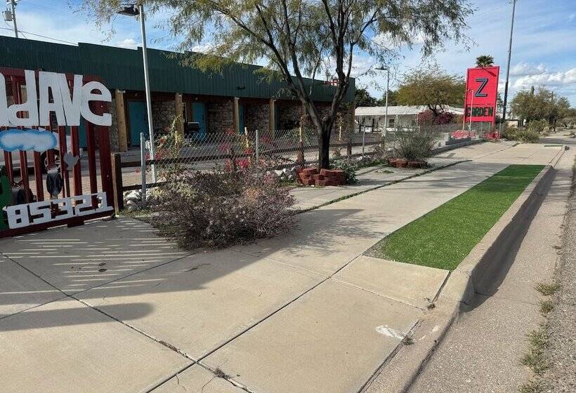 فندق على الطريق Zee Garden