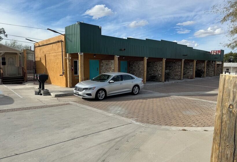 فندق على الطريق Zee Garden