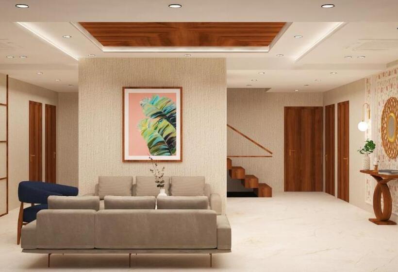 New Hotel Snow Crest