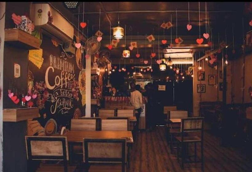 Oyo 81285 Hotel Chanda