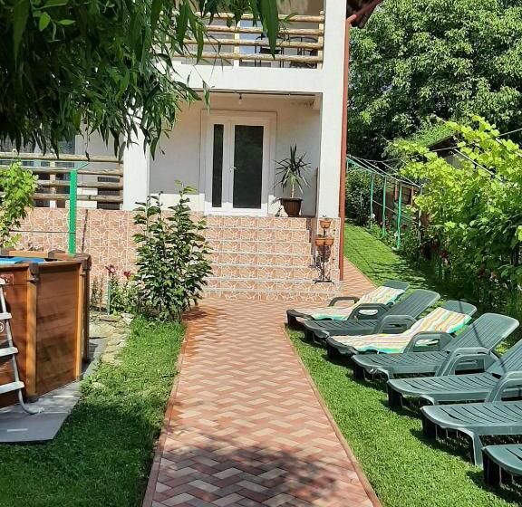 بنسيون Casa Iris Slanic