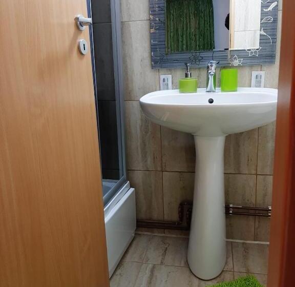 بنسيون Casa Iris Slanic