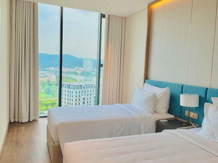 The Sea Halong Bay Managed By Class M