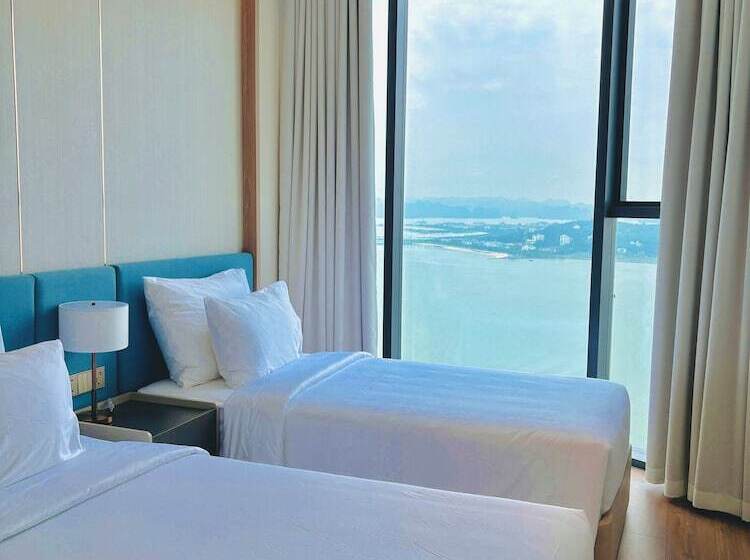 The Sea Halong Bay Managed By Class M