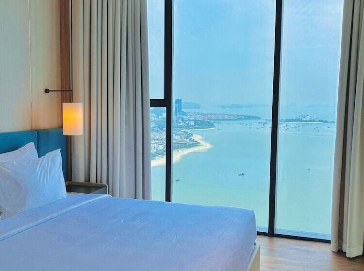 The Sea Halong Bay Managed By Class M