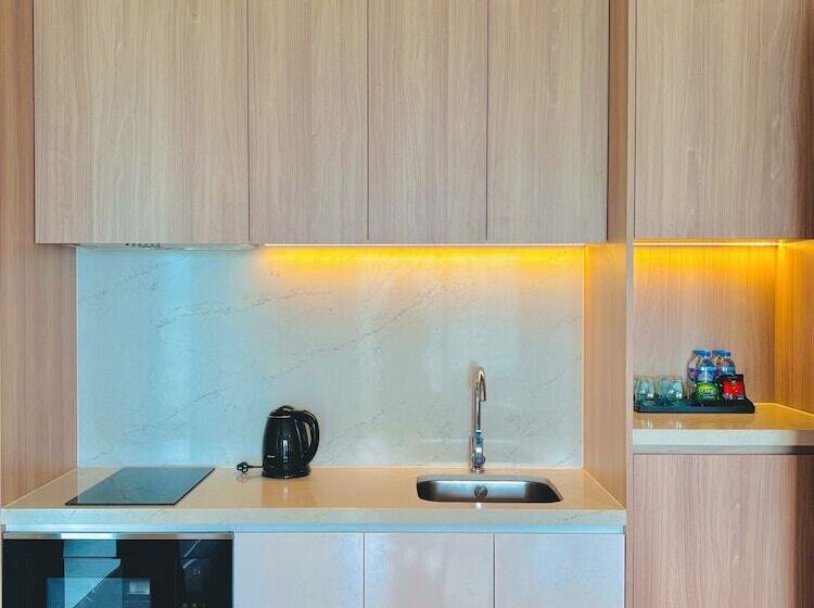 The Sea Halong Bay Managed By Class M