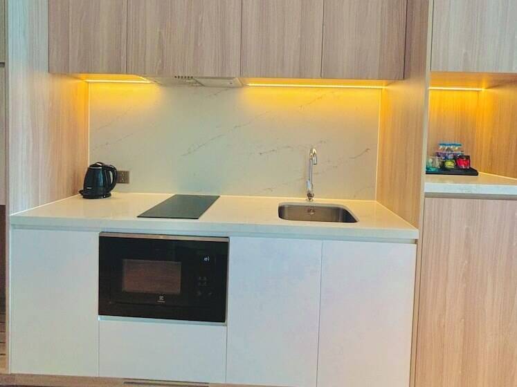 The Sea Halong Bay Managed By Class M