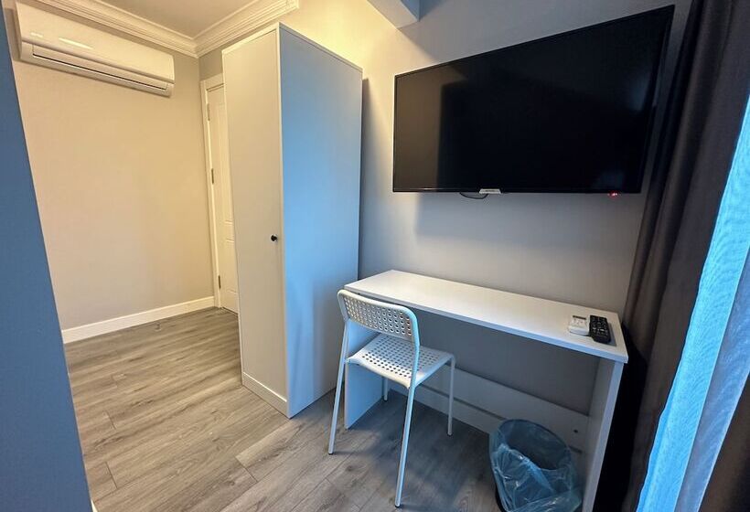 هتل Aslan Airport