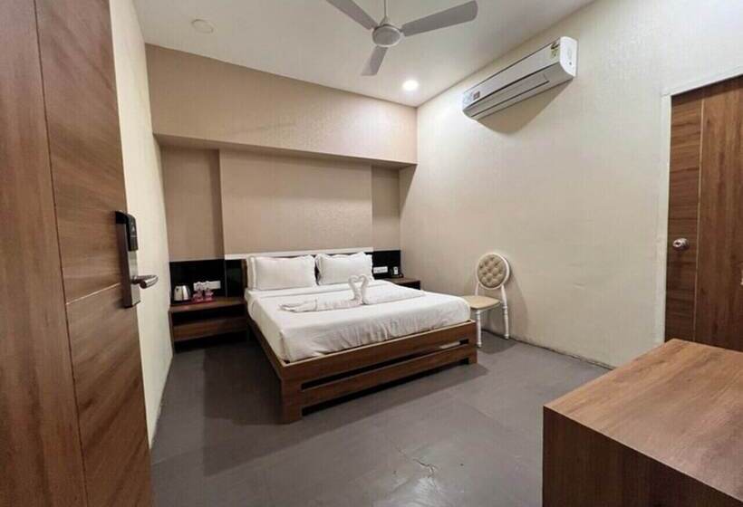 فندق One Earth Santu Eco Resort