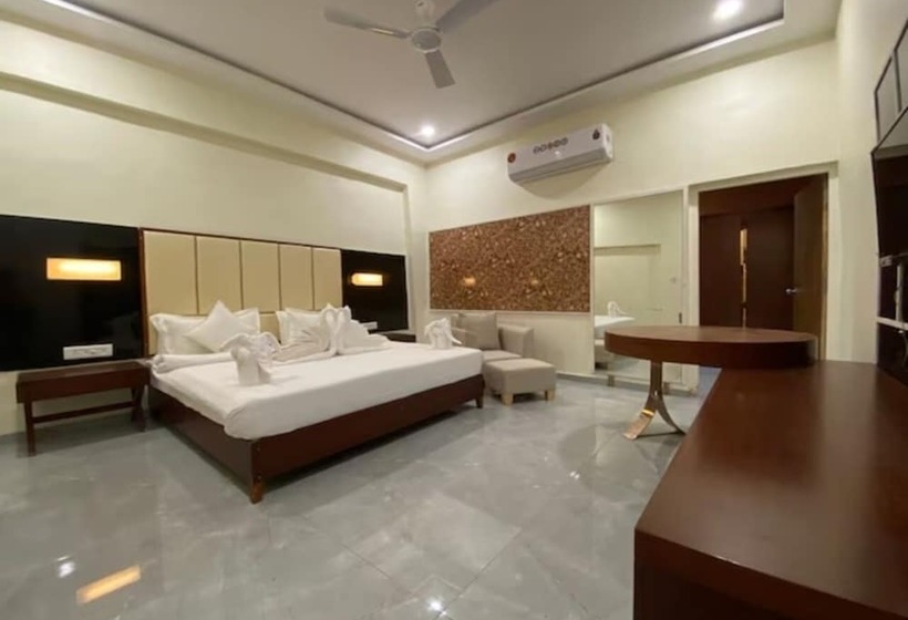 فندق One Earth Santu Eco Resort