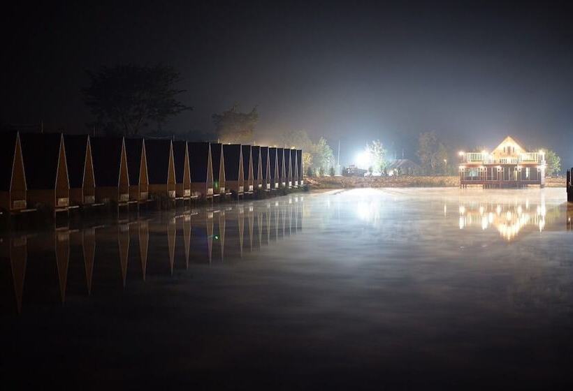 בית מלון כפרי The Lake Khao Yai