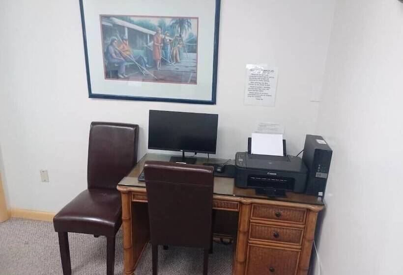 Islander Beach Resort