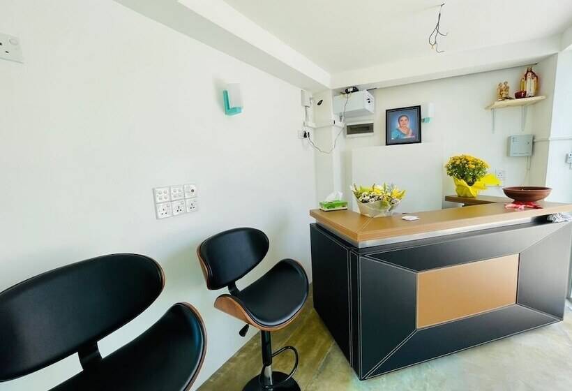 Hello Airport Hotel, Katunayaka