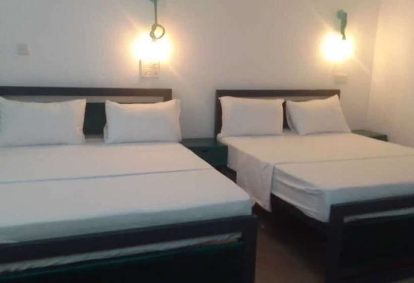 Hello Airport Hotel, Katunayaka