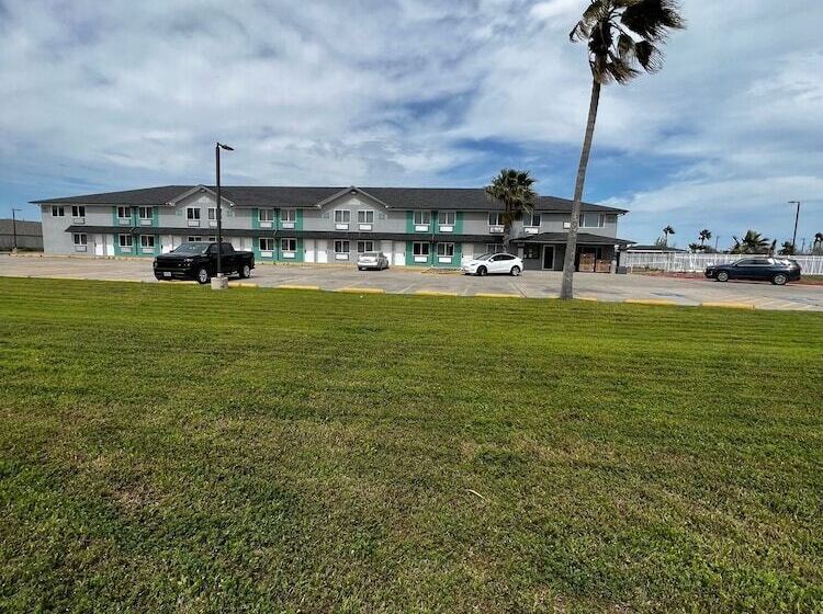 בית מלון כפרי Conn Brown Harbour Inn