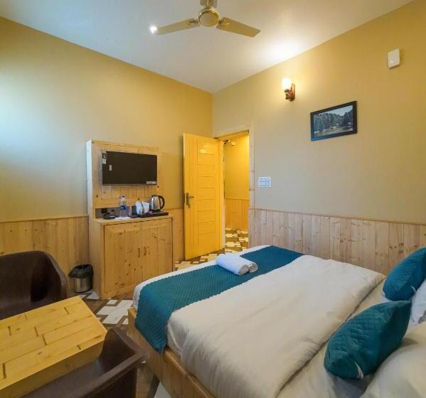 酒店 Goroomgo Ghar Bar Boutique Stay Himachal Pradesh   Luxury Room & Mountain View