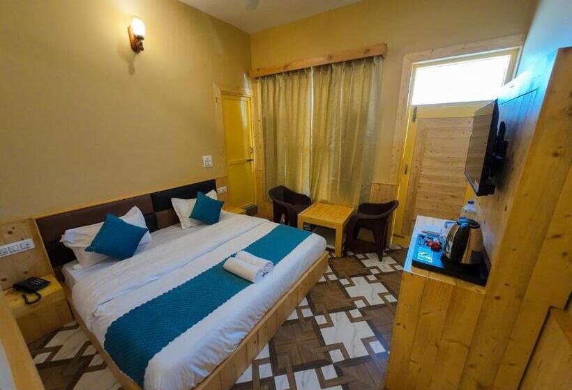 酒店 Goroomgo Ghar Bar Boutique Stay Himachal Pradesh   Luxury Room & Mountain View