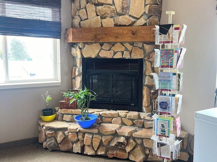 فندق Hawarden Harvest Inn