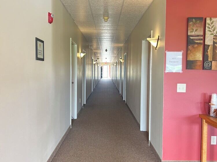 فندق Hawarden Harvest Inn