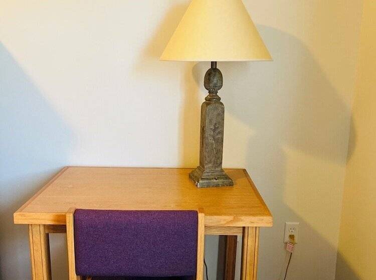 فندق Hawarden Harvest Inn